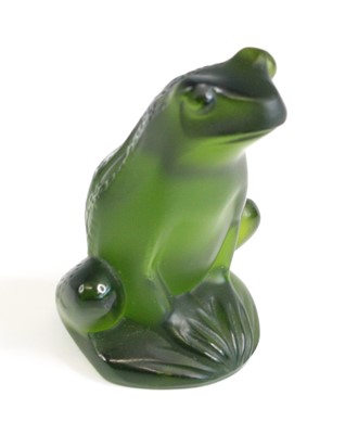 Lot 54 - A contemporary Lalique green moulded and...