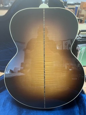 Lot 586 - A Gibson Standard SJ-200 electro acoustic...