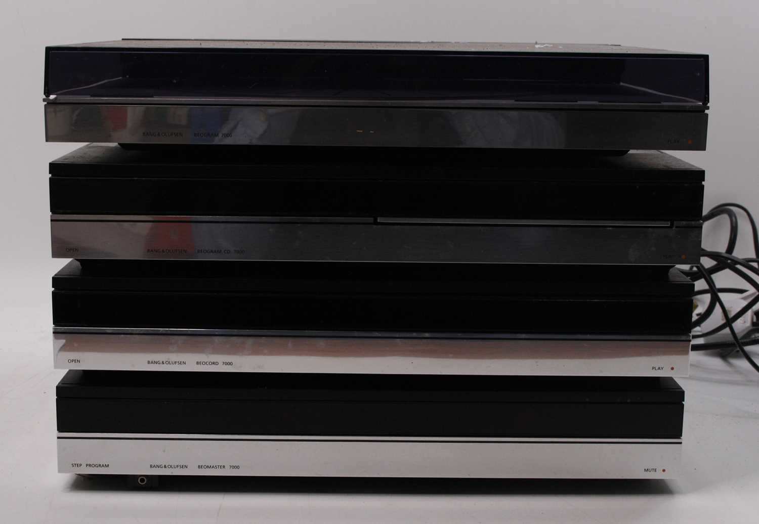 Lot 623 - A Bang & Olufsen BeoSystem 7000, components to...