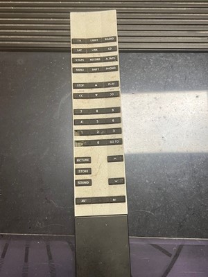 Lot 623 - A Bang & Olufsen BeoSystem 7000, components to...
