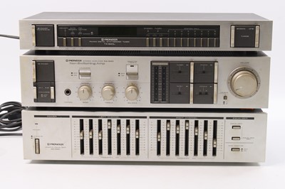 Lot 624 - A collection of Pioneer audio equipment to...