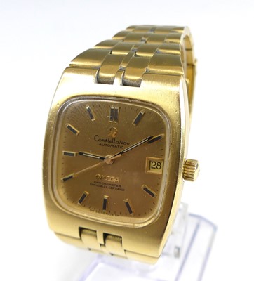 Lot 1220 - A gent's Omega Constellation 18ct gold cased...