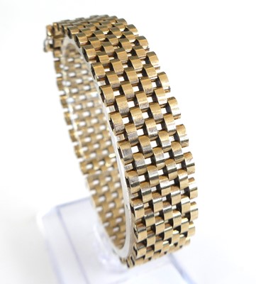 Lot 1163 - A 9ct gold expanding meshlink bracelet, the...