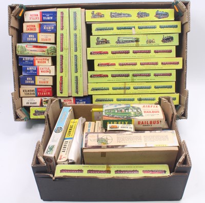 Lot 600 - Two trays containing Kitmaster 00 gauge...