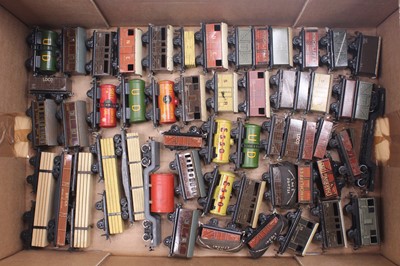 Lot 520 - One tray containing Trix Twin 00 gauge wagons...