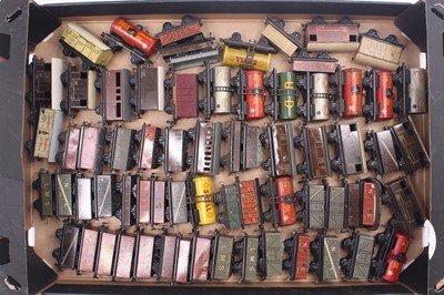 Lot 519 - One tray containing Trix Twin 00 gauge wagons...