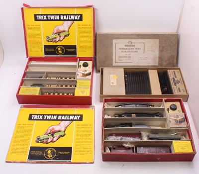 Lot 1514 - Two Trix Twin post war 00 gauge sets to...