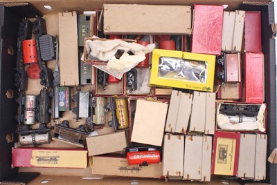 Lot 580 - One tray containing Trix Twin 00 gauge wagons...