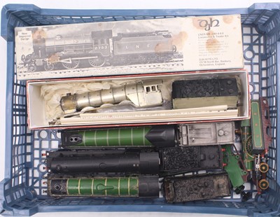 Lot 602 - A collection of part-built, and modified 00...