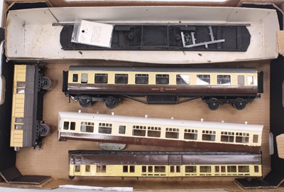 Lot 186 - One tray containing 0 gauge GWR coaches to...