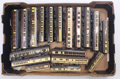 Lot 606 - 00 gauge kit-built, modified, and commercially...