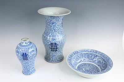 Lot 2181 - Three Chinese blue and white porcelain vessels,...