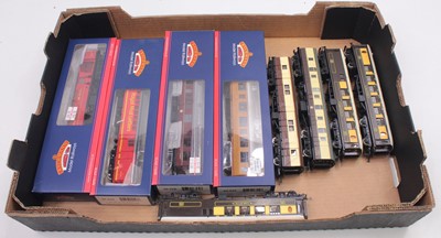 Lot 435 - One tray containing Bachmann Hornby Triang and...