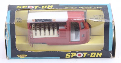 Lot 1718 - A Triang Spot-On Models No. 122 UD Milk Float...