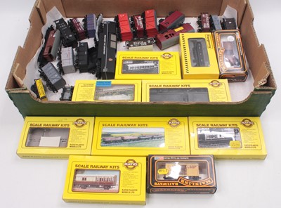 Lot 438 - One tray containing various wagons, all 00...