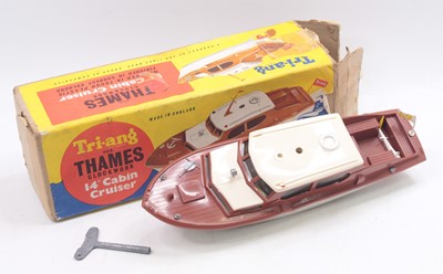 Lot 1561 - Tri-ang 413S Thames clockwork 14" cabin...