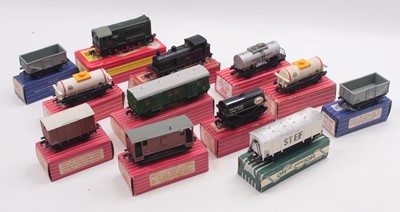 Lot 265 - A small collection of Hornby Dublo to include...