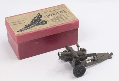 Lot 1929 - Britains No.1725 Royal Artillery 4.5" Howitzer,...