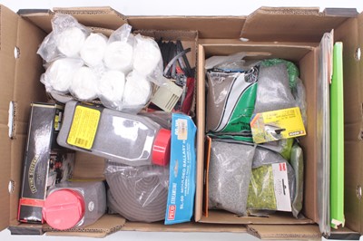Lot 471 - Quantity of scenic accessories by Peco,...