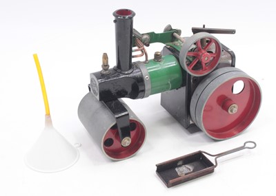 Lot 42 - Mamod SR1A steam roller traction engine with...