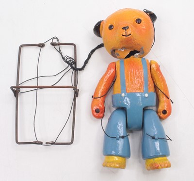Lot 1541 - Barrett & Sons for Luntoy, comprising: Large...