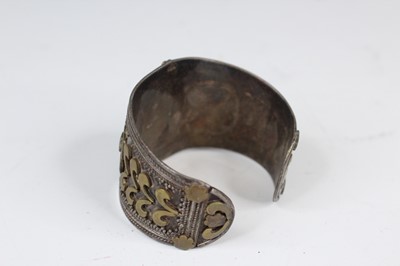Lot 2053 - A group of oriental items, 19th to 20th...
