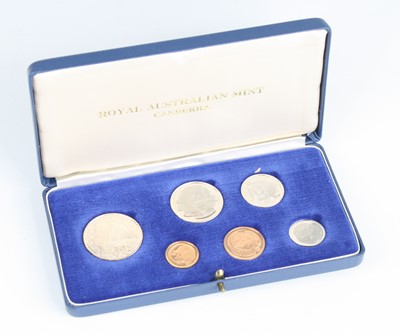 Lot 2016 - Australia, 1966 six coin proof set, 50 cents...