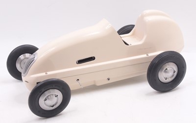 Lot 12 - Original late 1940s magnesium bodied tether...