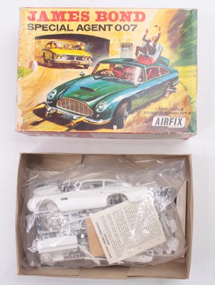 Lot 1322 - Airfix No.823 "James Bond" Aston Martin DB5 -...