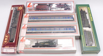 Lot 397 - Four 00 gauge locos & one DMU: Lima class 154...