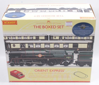 Lot 382 - An incomplete Hornby 00 gauge boxed set...