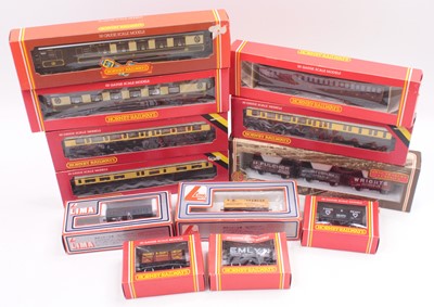 Lot 436 - One tray containing various early Hornby and...