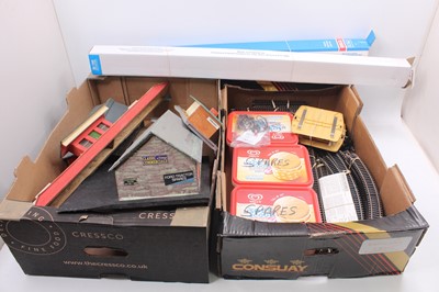 Lot 475 - Two trays and two boxes of 00 gauge track to...