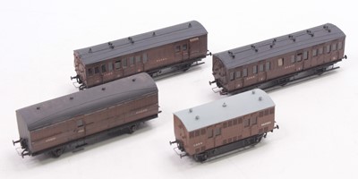 Lot 617 - Four D&S Danny Pinnock brass coaches in 00...