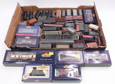 Lot 613 - One tray containing various commercially built...