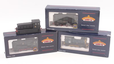 Lot 386 - Four 00 gauge locos to include a Class 8 in BR...