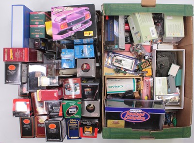 Lot 960 - Two trays of various modern issue diecast...