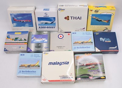 Lot 887 - One tray containing 12 various diecast...
