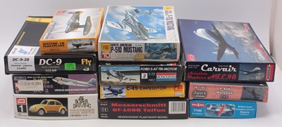 Lot 590 - One tray containing 13 various plastic...