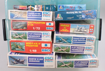 Lot 592 - One tray containing 13 plastic aircraft kits...