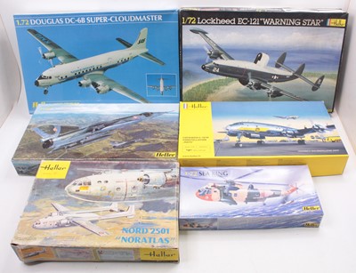 Lot 813 - One tray containing six various plastic...