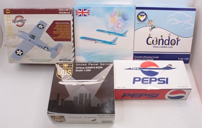 Lot 896 - One tray containing five various 1/200 scale...