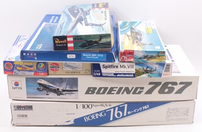 Lot 821 - One tray containing various plastic aircraft...