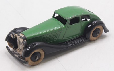 Lot 1099 - Dinky 36d Rover Streamlined Saloon - green...