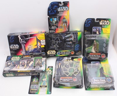 Lot 1431 - Kenner Power of the Force group of 8 figure...