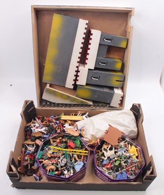 Lot 1959 - Timpo Plastic loose Medieval, Cowboy and other...