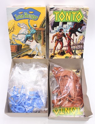 Lot 868 - Aurora Comic Scenes boxed action figure kits...