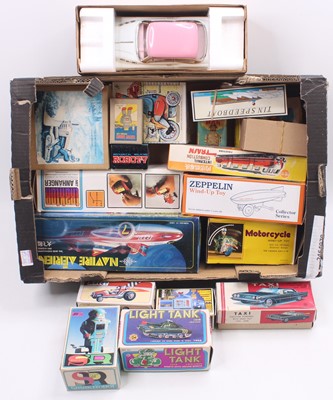 Lot 2019 - Box containing a quantity of various...