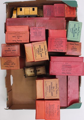 Lot 117 - One tray containing various Hornby 0 gauge...