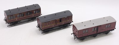 Lot 188 - Three 0 gauge finescale coaches to include a...